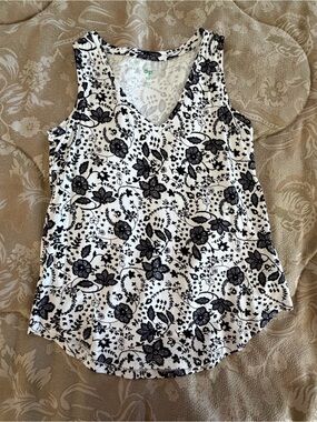 Black and White Floral Sleeveless Tank Top